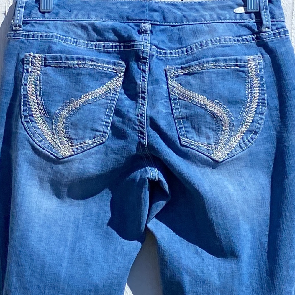 Ariya Jeans - Picture 7 of 14